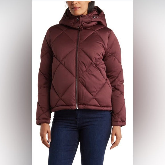 Calvin Klein Stretch Diamond Quilted Puffer Jacket - Timeless Sophistication in Every Stitch