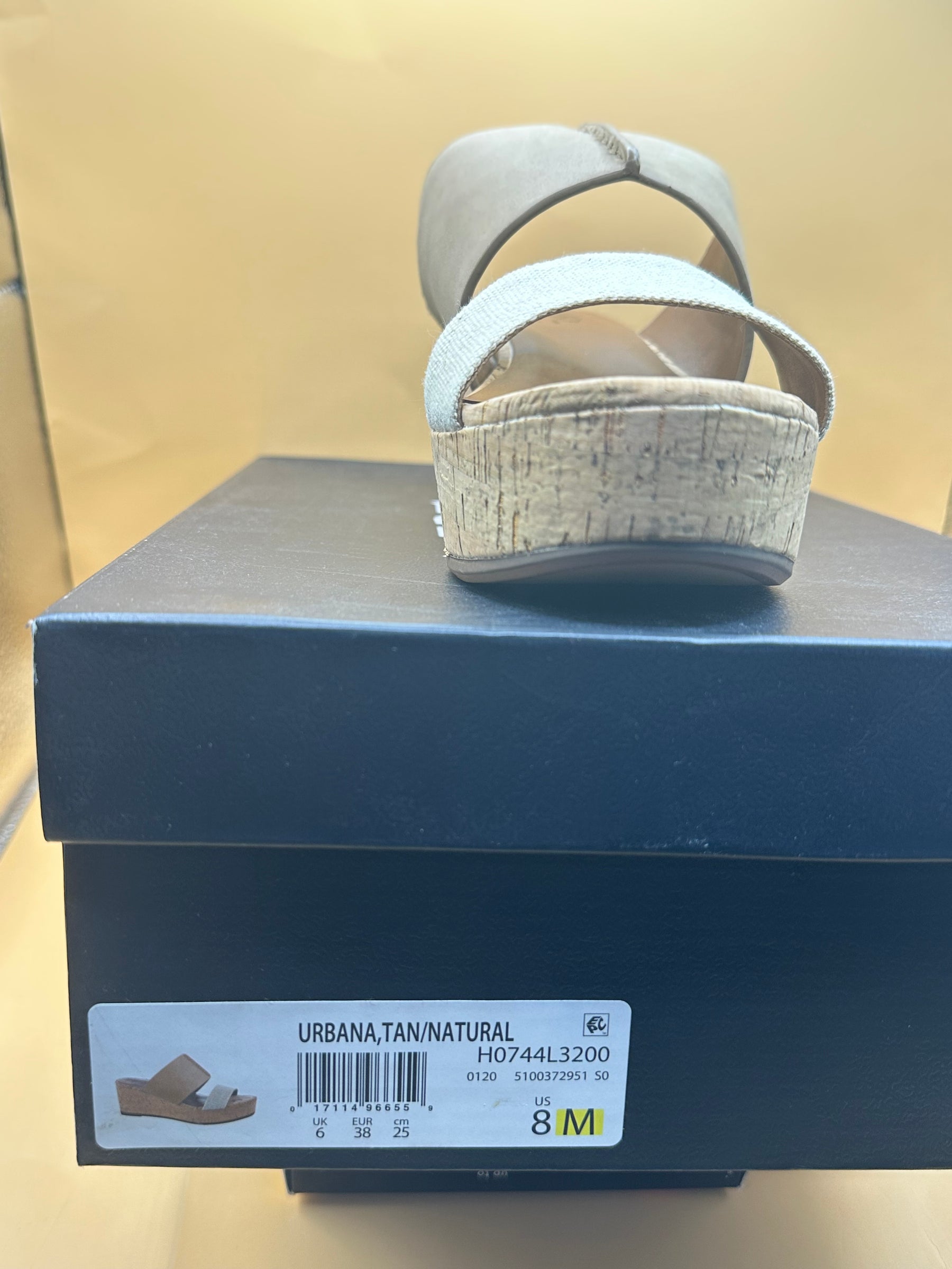 Naturalizer Tan/Natural Wedge Sandal Size 8