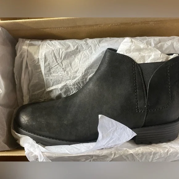 Clarks Clarkwell Demi Ankle Boots
