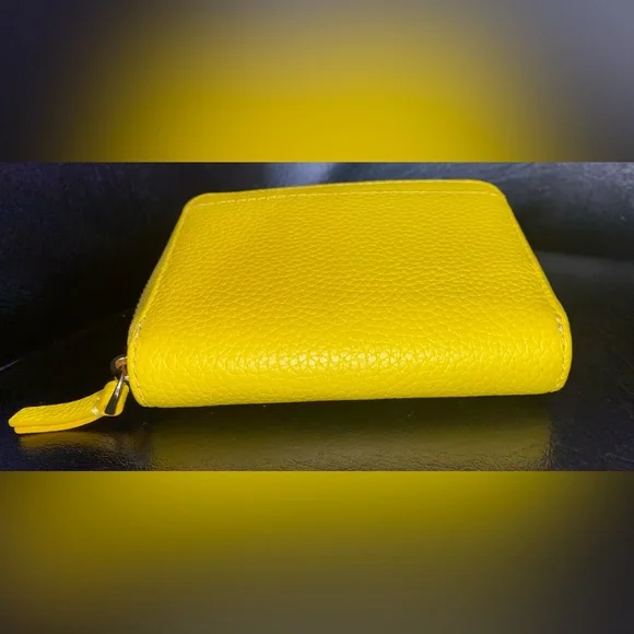 Marc Jacobs The Leather Zip-Around Wallet