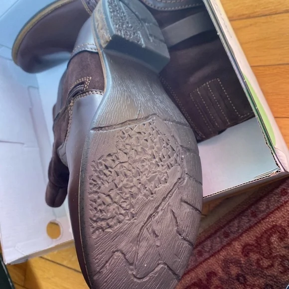 Earth Origins Avery Leather Ankle Boots