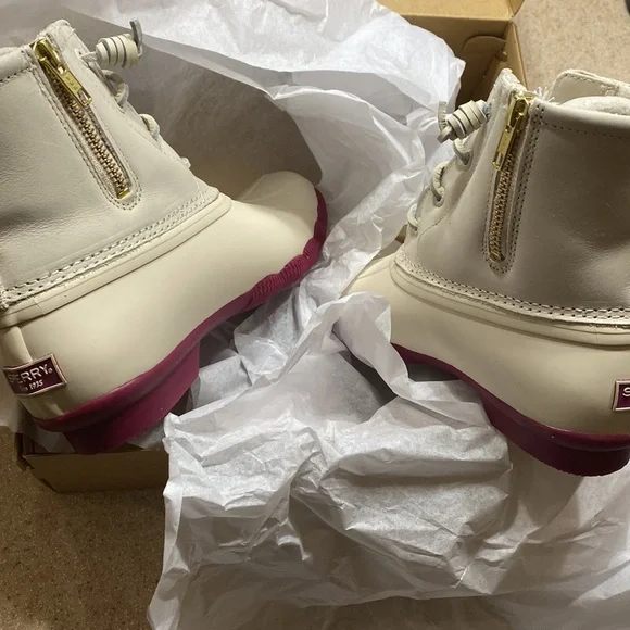 Sperry Women’s Saltwater Waterproof Rain Boots