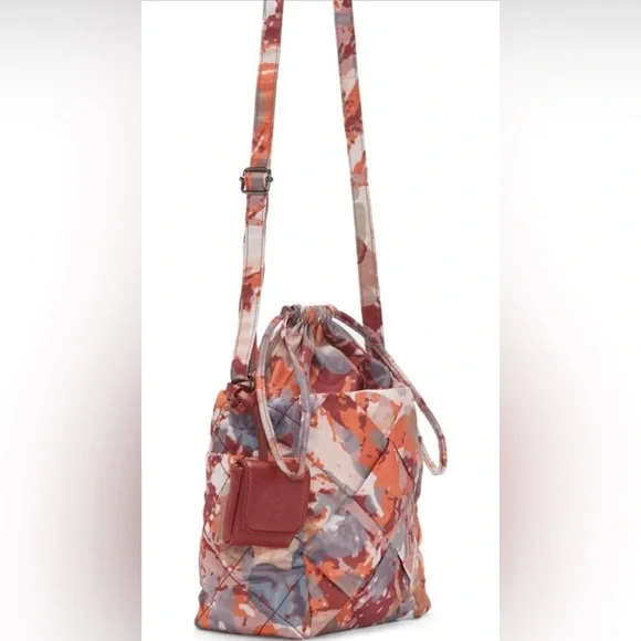 m_wp_689cb31ed7555db8226d1613 Vince Camuto Audri Bucket Bag