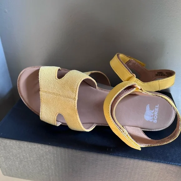 Sorel Women's Ella Leather Ankle Strap Sandals