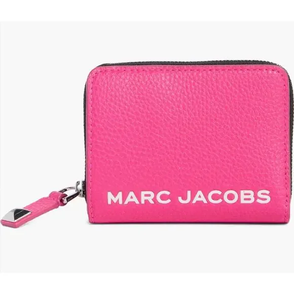 Marc Jacobs Women’s Hot Pink Leather Compact Wallet