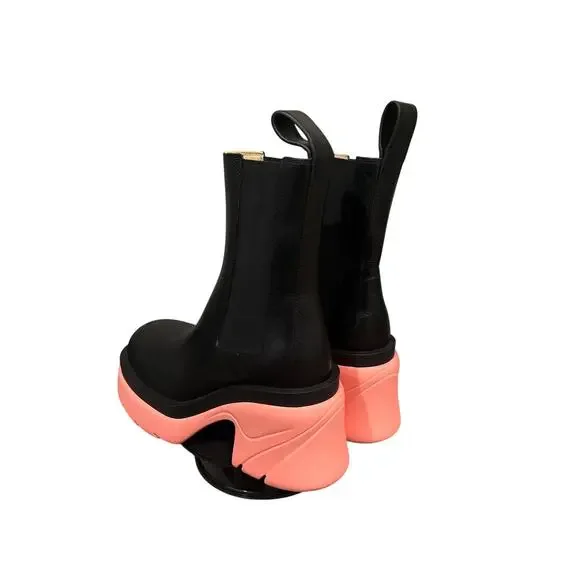 m_wp_69569b9f21bd42cfed67e2f4 Bottega Veneta Flash Chelsea Boots - Black Leather with Pink Lug Sole